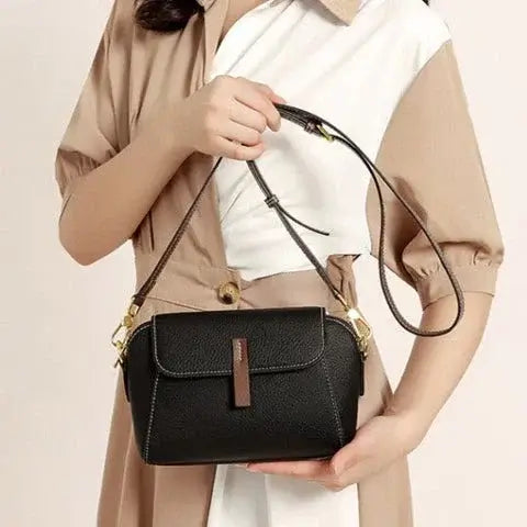 Bolsa Feminina de Couro Macio e Transversal Lídia